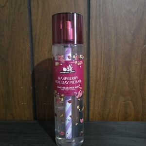 Bath & Body Works Raspberry Holiday Pie Bar Fragrance Mist